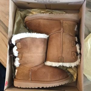 Toddler bailey bow uggs